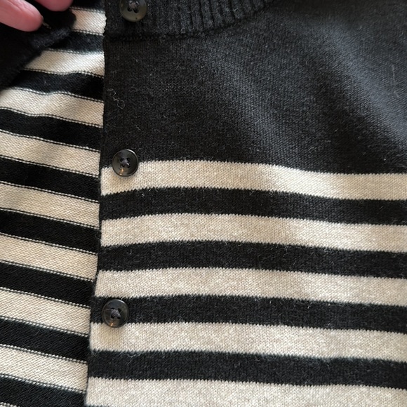 🌸Gap NWT cardigan size M. - Picture 6 of 17